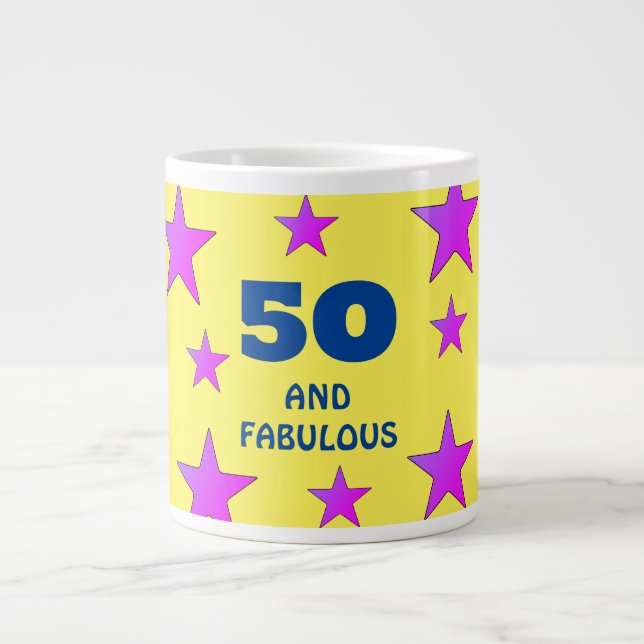 Taza De Café Gigante 50 años y fabulosas estrellas amarillas cumpleaños (Frente)