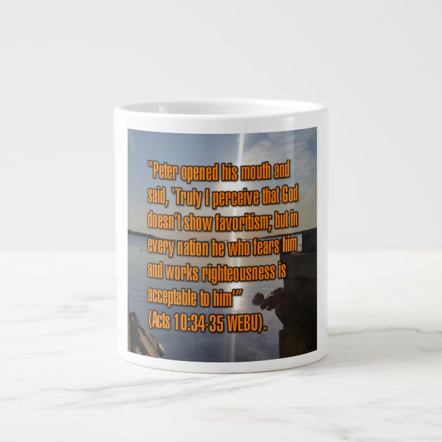 Taza De Café Gigante Actos 10:34-35 WEBU Mug (Frente)