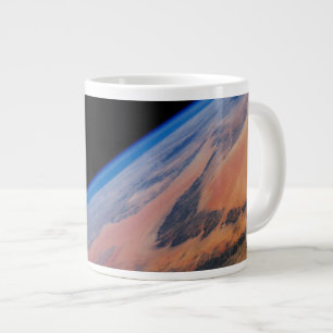 Taza De Café Gigante África Del Norte Y El Gran Desierto Libio.