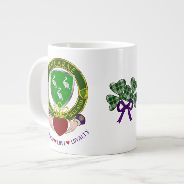 Taza De Café Gigante Ahearne Irish Shield w/Claddagh Personalizado (Izquierda)