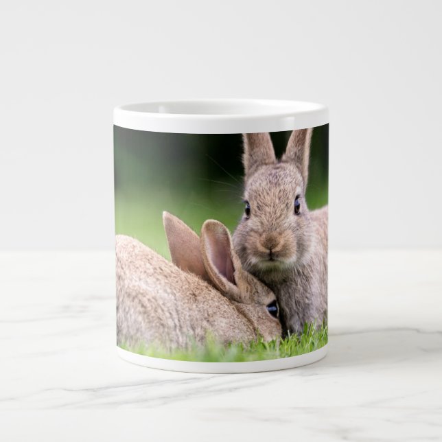 Taza De Café Gigante Animales de bebé más afectados | Conejos de conejo (Frente)