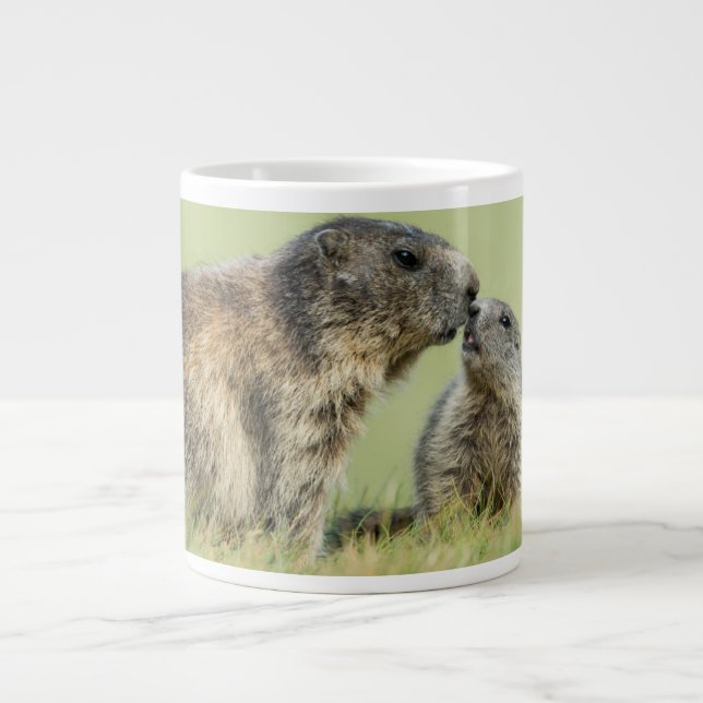 Taza De Café Gigante Animales de bebé más afectados | Familia de marmot (Frente)