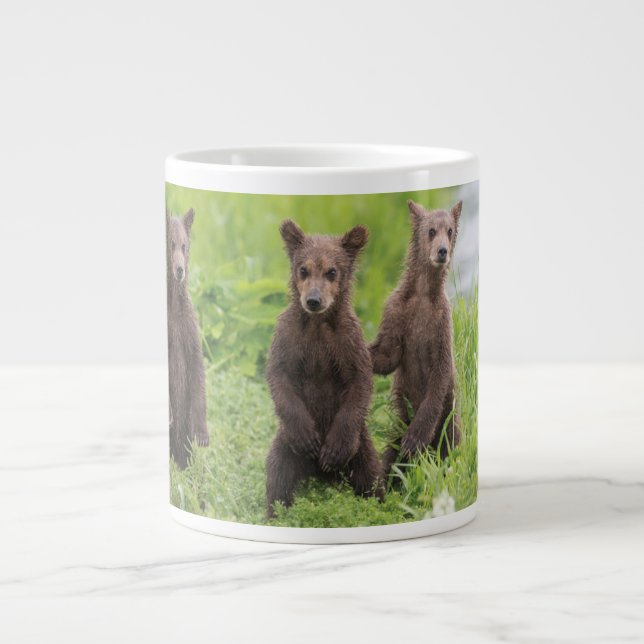 Taza De Café Gigante Animales de bebé más afectados | Kamchatka Brown B (Frente)