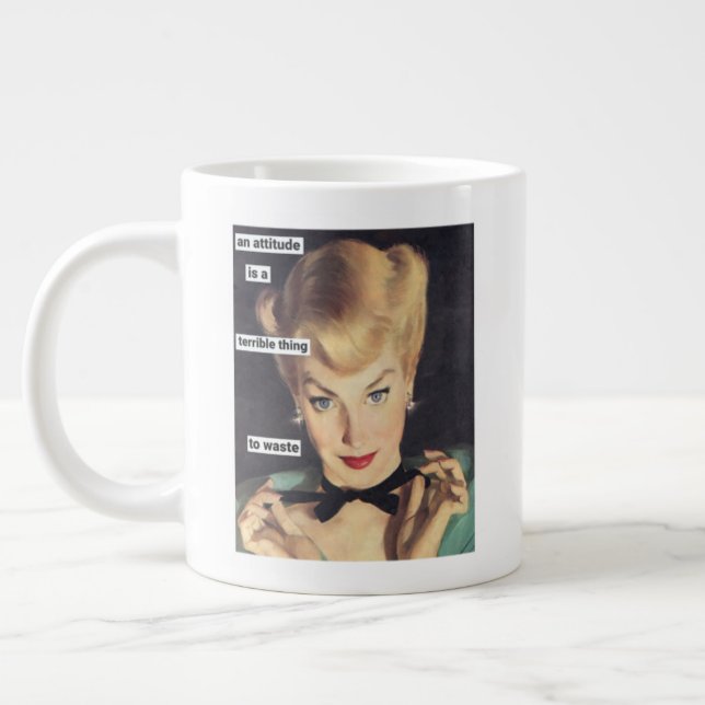 Taza De Café Gigante Años 1950 Divertido retro ama de casa con asos (Izquierda)