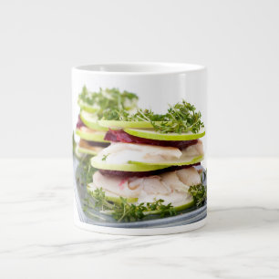 Taza De Café Gigante Aperitivo de manzana y trucha