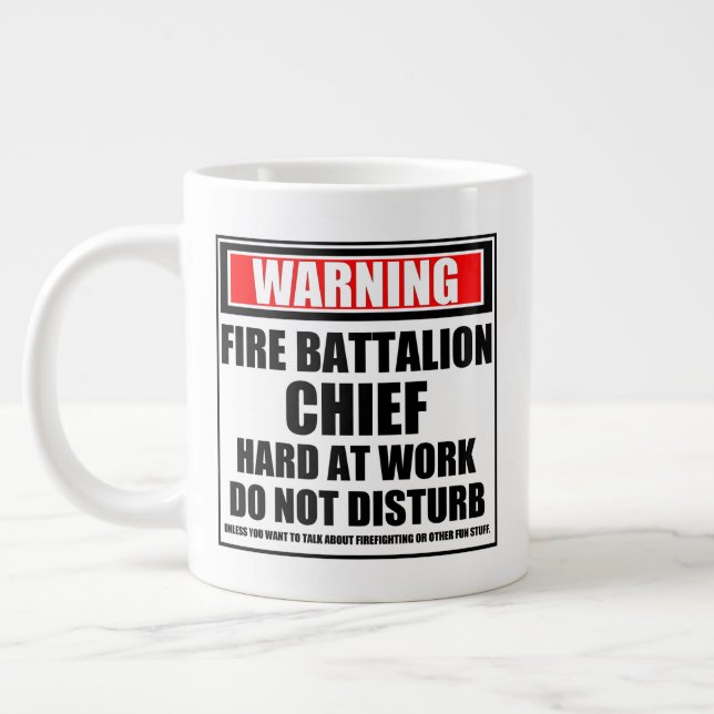 Taza De Café Gigante Aviso al jefe del batallón de bomberos trabajando  (Izquierda)