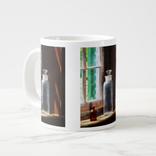 Taza De Café Gigante Botella de reactivo y frasco marrón pequeño