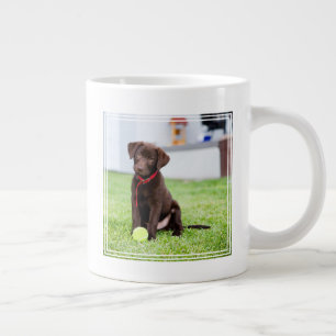 Taza De Café Gigante Cachorro de chocolate con bola de tenis