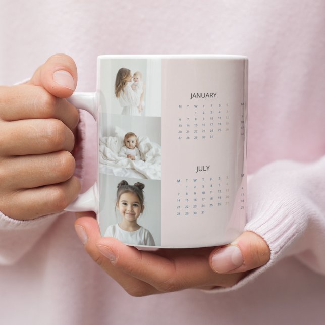 Taza De Café Gigante Calendario personalizado Pastel Pink 2025 con tres (Subido por el creador)