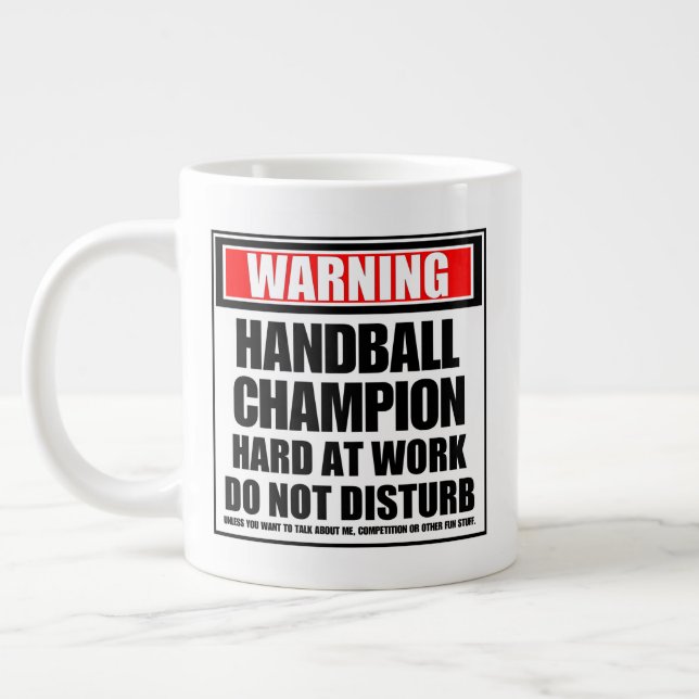 Taza De Café Gigante Campeón de balonmano de advertencia trabajando dur (Izquierda)