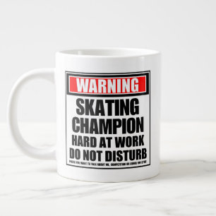 Taza De Café Gigante Campeón de patinaje de advertencia trabajando duro