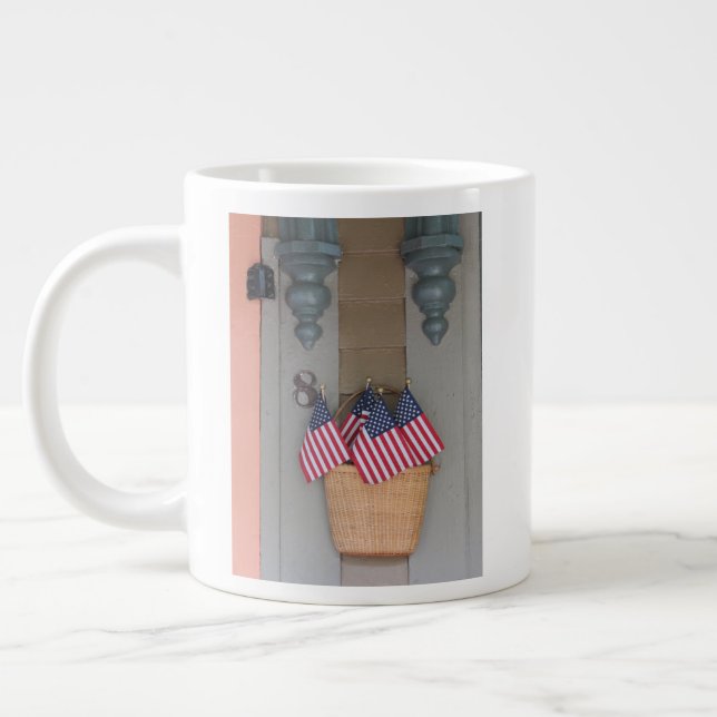 Taza De Café Gigante Cesta de Banderas - Viñedo de Martha (Izquierda)