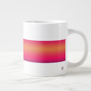 Taza De Café Gigante Cierra A La Mujer Con Mug Especialista De Alas De