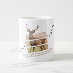 Taza De Café Gigante Ciervo del Alma del Bosque<br><div class="desc">"Un poderoso ciervo se mantiene centrado y orgulloso, su imagen dividida en tres franjas audaces, un estilo editorial moderno que refleja el viaje en capas de la vida. Un rastro de huellas de pezuñas baila alrededor de él, contando la historia de cada paso tranquilo hacia adelante. La cita conmovedora: 'Incluso...</div>