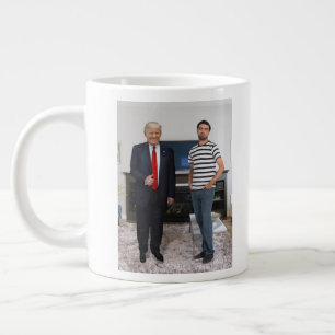 Taza De Café Gigante Conoció al presidente Donald Trump  Agregar la fo