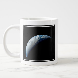 Taza De Café Gigante Creciente Tierra Tomada De La Misión Apolo 4.