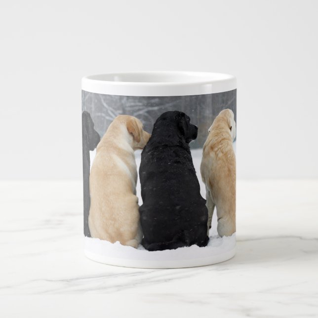 Taza De Café Gigante Cuatro Perros Labradores En Nieve (Frente)