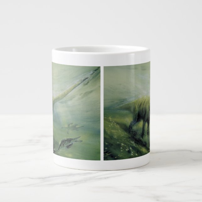 Taza De Café Gigante Dinosaurios antiguos, Brachiosaurus nadando en el  (Frente)