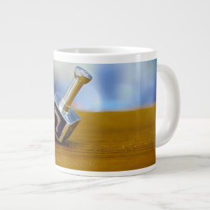 Taza De Café Gigante El feliz Hanukkah de SlipperyJoe girando a cuatro