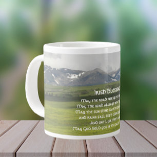 Taza De Café Gigante El paisaje irlandés del Valle Verde