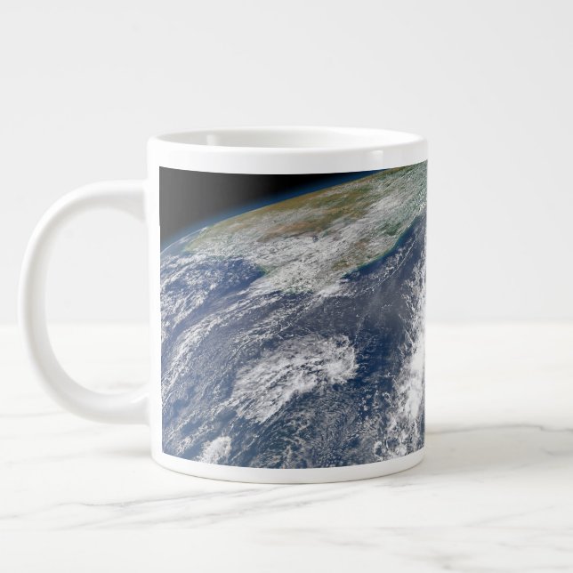 Taza De Café Gigante El polvo se dirige hacia Sudamérica (Izquierda)