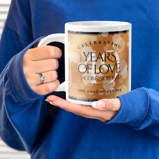 Taza De Café Gigante Elegante 49° Aniversario del Boda del Cobre (Elegant 49th Copper Wedding Anniversary Jumbo Coffee Mug Cover Photo.)
