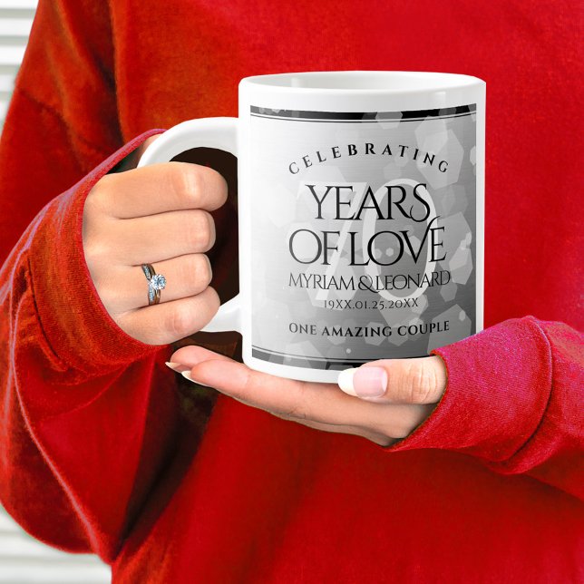 Taza De Café Gigante Elegante 70° Aniversario del Boda Platino (70th Wedding Anniversary Jumbo Coffee Mug Cover Photo.)