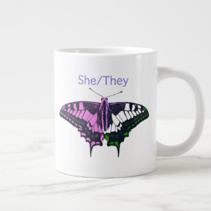 Taza De Café Gigante Ella/Ellas Mariposa de cola tortuga no binaria