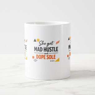 Taza De Café Gigante Ella Tiene Mucho Impulso y Zapatos Geniales