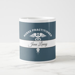 Taza De Café Gigante Enfermera practicante Dusty Blue Script Personaliz