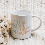 Taza De Café Gigante Esposa mamá Jefe Badass Funny Día de la Madre Sarc<br><div class="desc">Mejor regalo del Día de la Madre, camiseta - Diversos dichos graciosos del Día de la Madre de la Esposa Mamá Boss Badass diseñados solamente para tu mamá, mamá, madre y abuela por ser la mejor mamá del mundo. Este es un maravilloso regalo del Día de la Madre a la...</div>