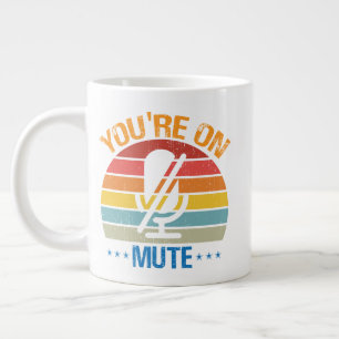 Taza De Café Gigante Estás trabajando silenciosamente desde casa, estás