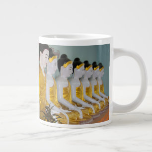 Taza De Café Gigante Estatuas budistas en Umin Thounzeh