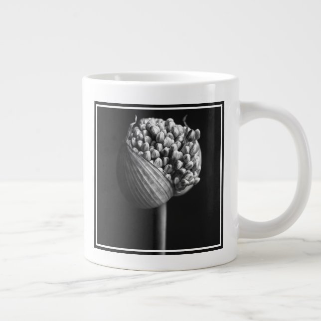 Taza De Café Gigante Flores | B&W Allium Flower Bud (Derecha)