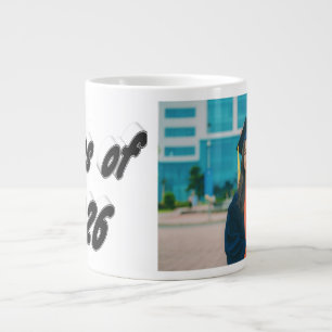 Taza De Café Gigante Foto de graduación con tipografía negra de la prom