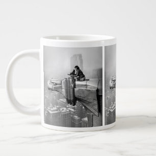 Taza De Café Gigante Foto de la cosecha de Margaret Bourke en Nueva Yor