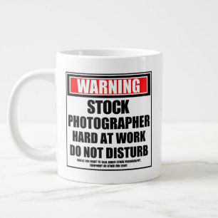 Taza De Café Gigante Fotógrafo De Valores De Advertencia En Trabajo Dur