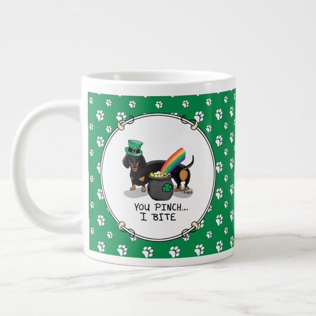 Taza De Café Gigante Funny St. Patrick's Day Dachshund (negro y broncea (Izquierda)