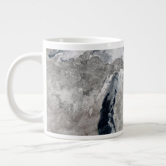 Taza De Café Gigante Hielo En Los Grandes Lagos, Estados Unidos. (Izquierda)