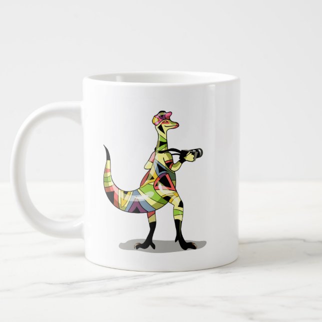 Taza De Café Gigante Ilustracion De Un Fotógrafo Iguanodon. (Izquierda)