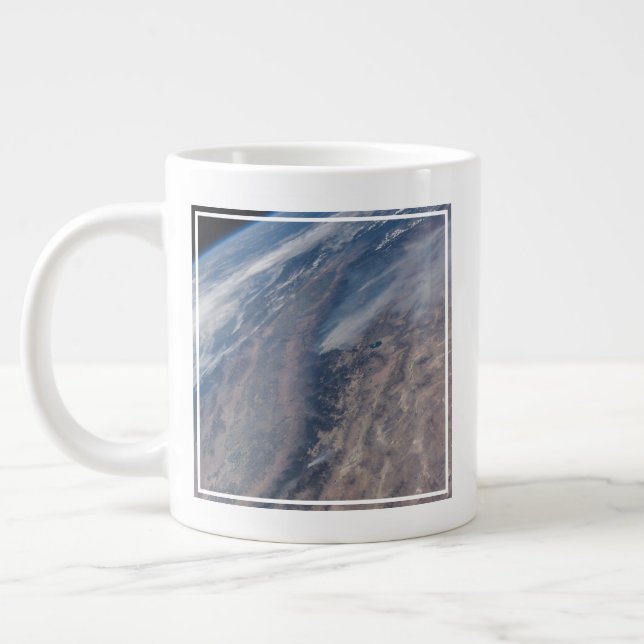 Taza De Café Gigante Incendio En El Parque Nacional Yosemite Y El Bosqu (Izquierda)
