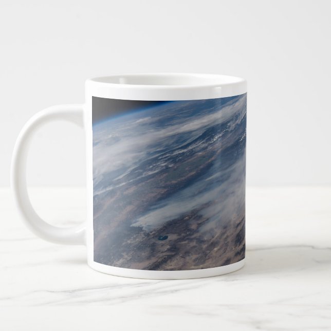 Taza De Café Gigante Incendios Alrededor Del Parque Nacional Yosemite. (Izquierda)