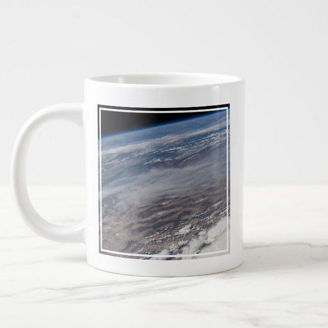 Taza De Café Gigante Incendios Alrededor Del Parque Nacional Yosemite. (Izquierda)
