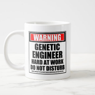 Taza De Café Gigante Ingeniero Genético De Aviso En Trabajo