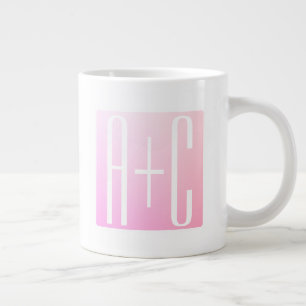 Taza De Café Gigante Iniciales de la Pareja   Gradación Rosa Sutil