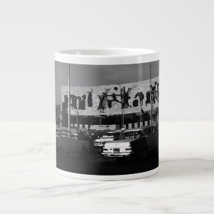 Taza De Café Gigante Irak Antiguo Baghdad plaza tahrir 1970 Posavasos