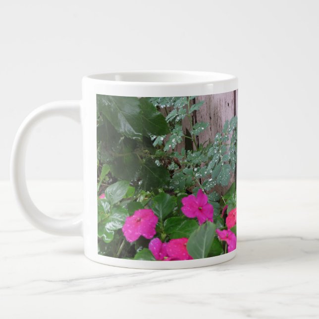Taza De Café Gigante Jardín después de la lluvia - Viñedo de Martha (Izquierda)