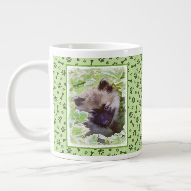 Taza De Café Gigante Keeshond Puppy en el jardín pintando arte original (Izquierda)