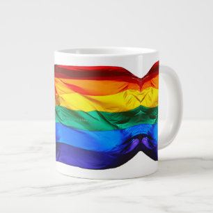 Taza De Café Gigante La bandera del orgullo gay de SlipperyJoe's ondean