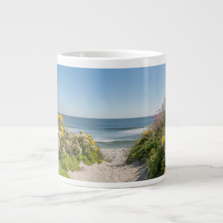 Taza De Café Gigante La brisa veraniega junto a la orilla